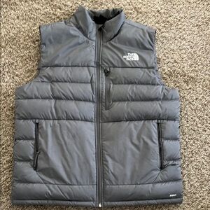 The North Face Men's Gray Puffer Vest